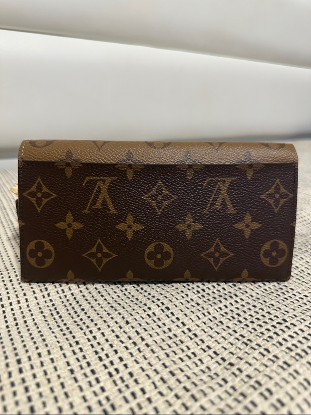 Louis Vuitton Reverse Sarah Wallet - Picture 3 of 12